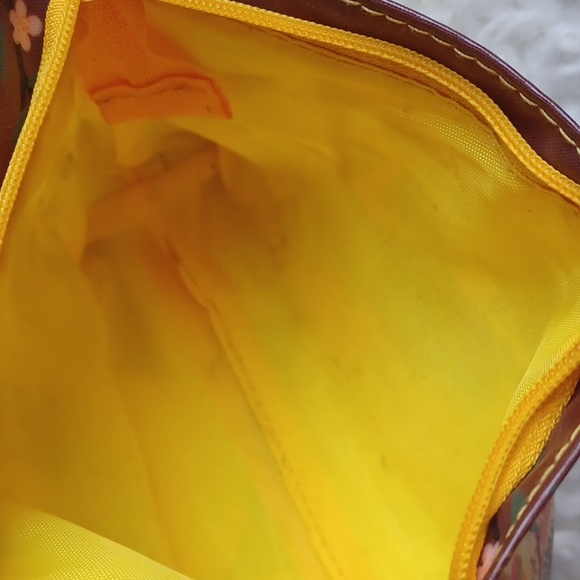 L'OCCITANE cosmetic bag - Picture 9 of 13